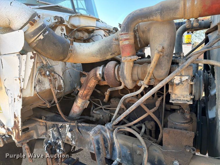 image for item ED5067 1984 Mack R600K dump truck