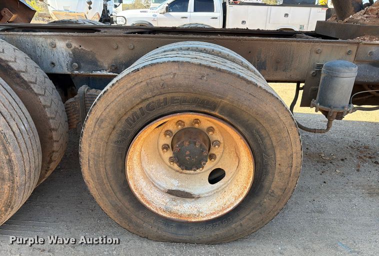 image for item ED5067 1984 Mack R600K dump truck