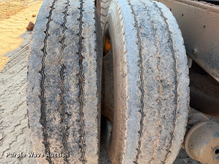 image for item ED5067 1984 Mack R600K dump truck