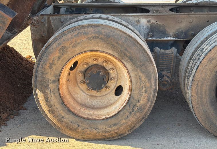 image for item ED5067 1984 Mack R600K dump truck