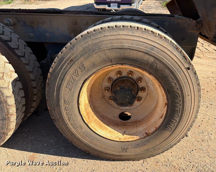 image for item ED5067 1984 Mack R600K dump truck