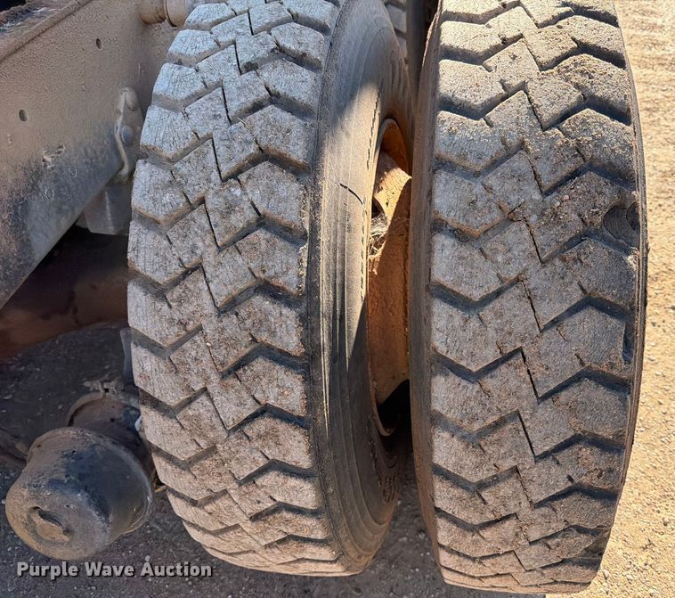 image for item ED5067 1984 Mack R600K dump truck