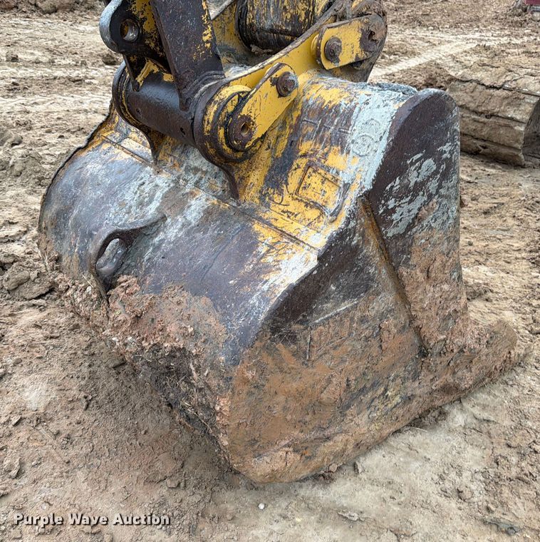 image for item ED5069 2015 Caterpillar 326F L excavator