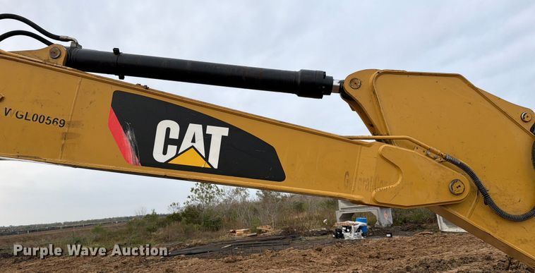 image for item ED5069 2015 Caterpillar 326F L excavator