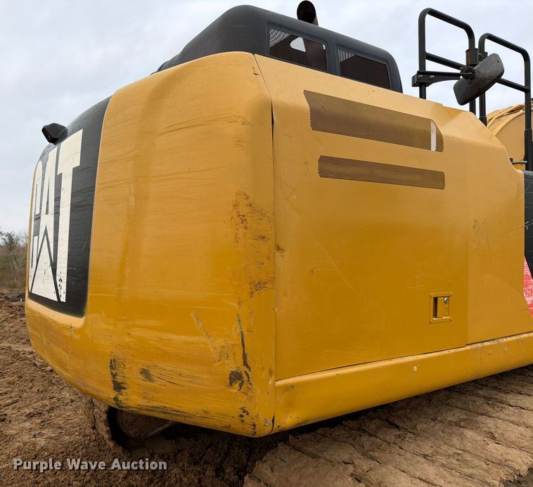 image for item ED5069 2015 Caterpillar 326F L excavator