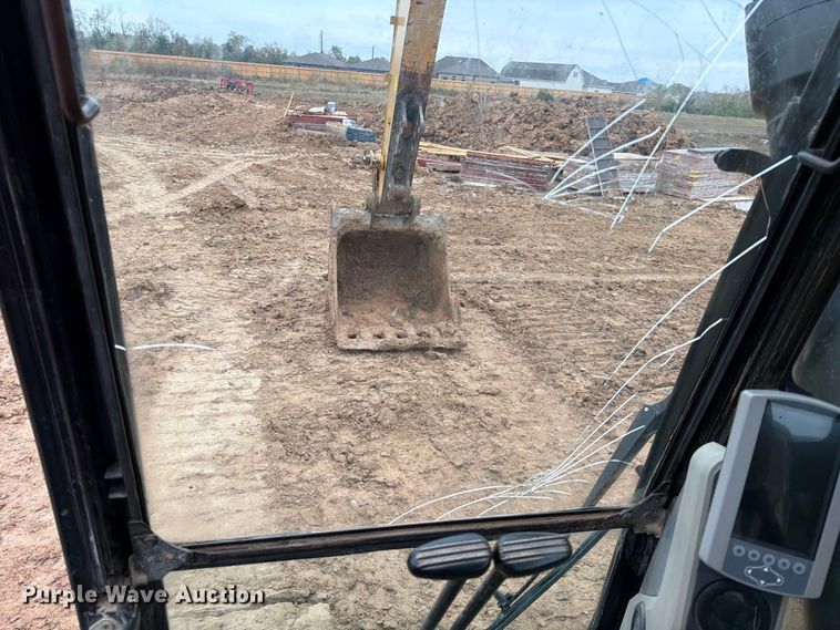 image for item ED5069 2015 Caterpillar 326F L excavator