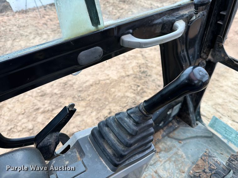 image for item ED5069 2015 Caterpillar 326F L excavator