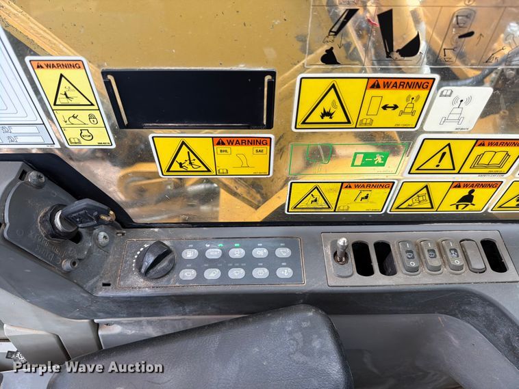 image for item ED5069 2015 Caterpillar 326F L excavator