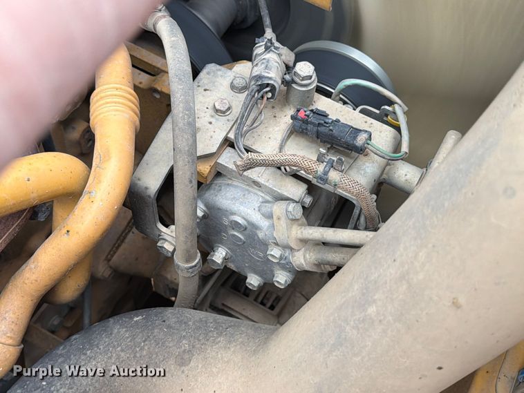 image for item ED5069 2015 Caterpillar 326F L excavator