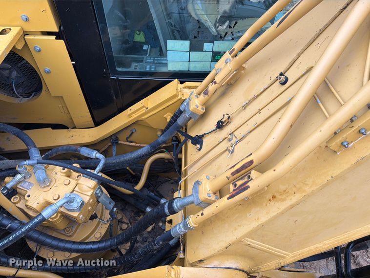 image for item ED5069 2015 Caterpillar 326F L excavator