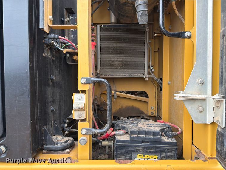 image for item ED5069 2015 Caterpillar 326F L excavator