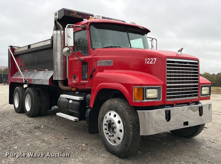 image for item ED5071 2008 Mack CHU613 dump truck