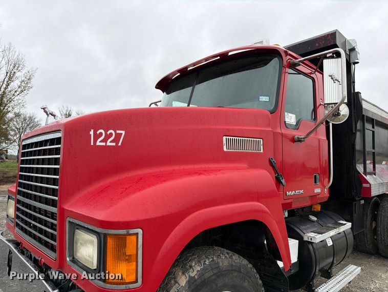 image for item ED5071 2008 Mack CHU613 dump truck