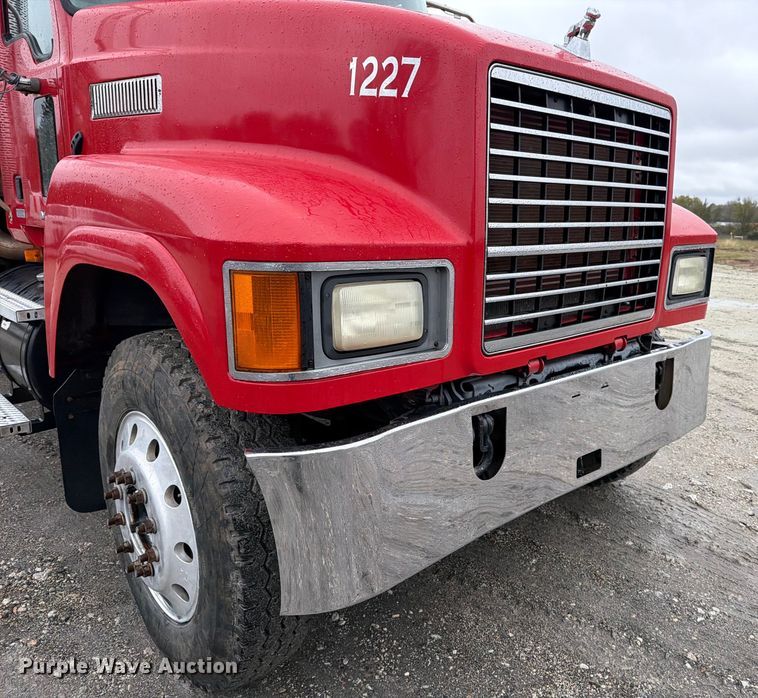 image for item ED5071 2008 Mack CHU613 dump truck