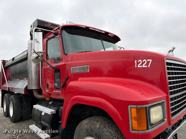 image for item ED5071 2008 Mack CHU613 dump truck