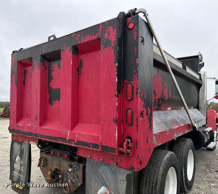 image for item ED5071 2008 Mack CHU613 dump truck