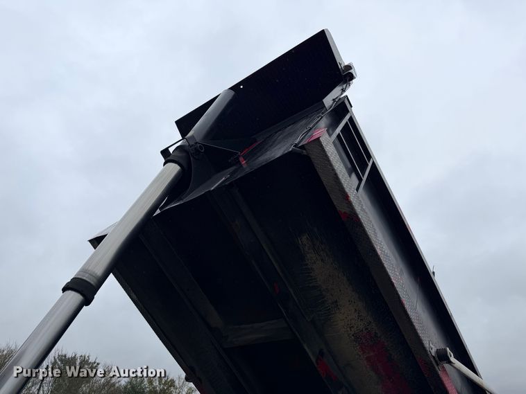 image for item ED5071 2008 Mack CHU613 dump truck