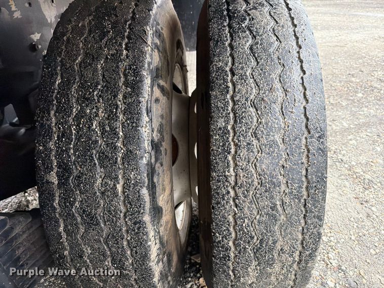 image for item ED5071 2008 Mack CHU613 dump truck