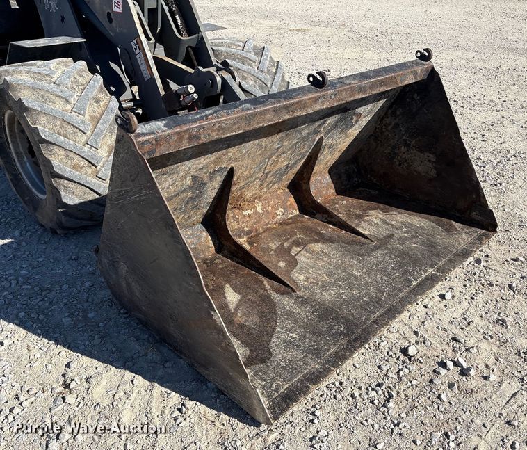 image for item ED5082 Giant V6004T compact wheel loader