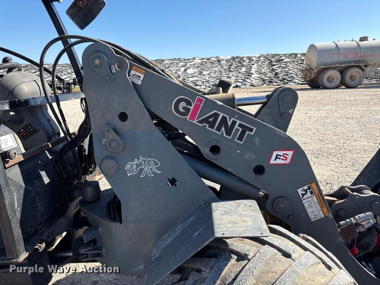 image for item ED5082 Giant V6004T compact wheel loader