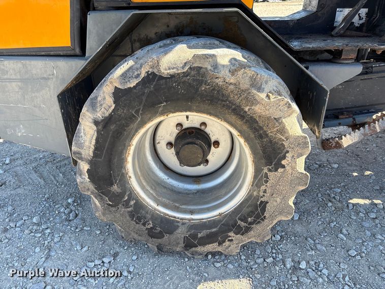 image for item ED5082 Giant V6004T compact wheel loader