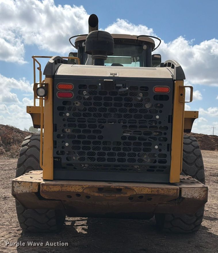 image for item ED5915 2011 John Deere 744K wheel loader