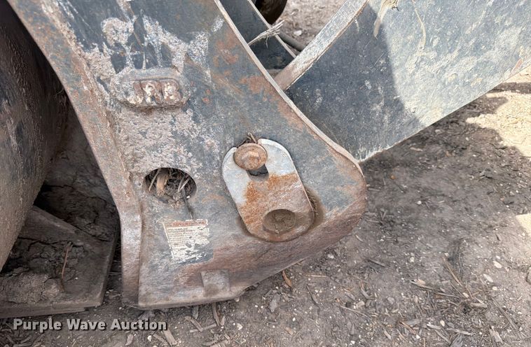 image for item ED5915 2011 John Deere 744K wheel loader