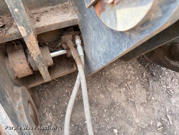 image for item ED5915 2011 John Deere 744K wheel loader