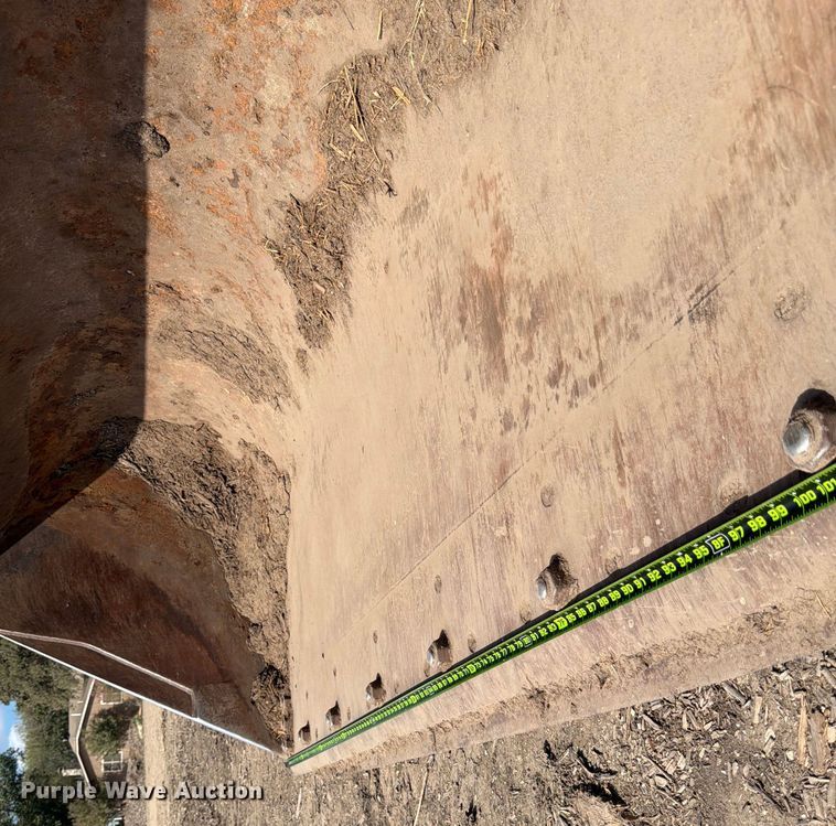 image for item ED5915 2011 John Deere 744K wheel loader