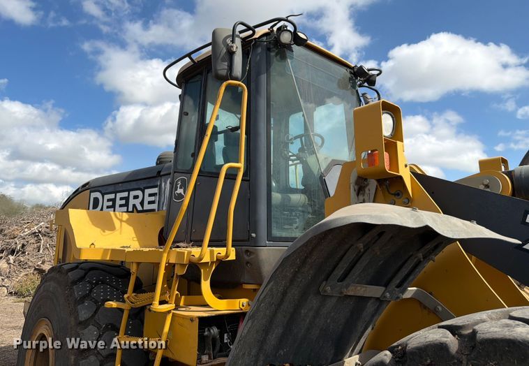 image for item ED5915 2011 John Deere 744K wheel loader