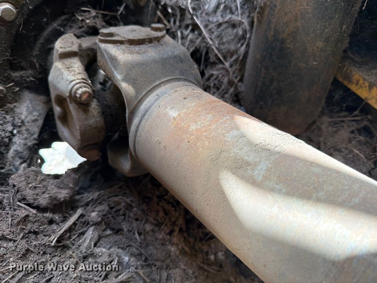 image for item ED5915 2011 John Deere 744K wheel loader