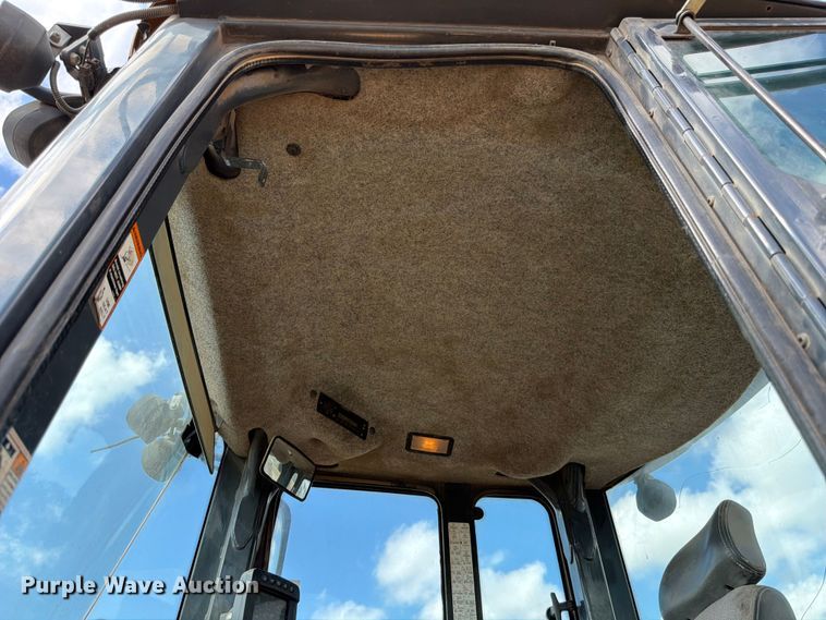 image for item ED5915 2011 John Deere 744K wheel loader