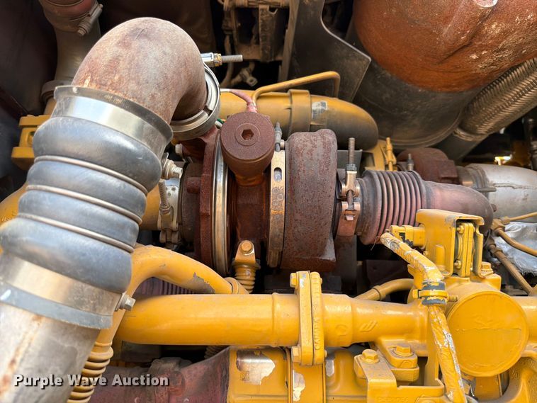 image for item ED5915 2011 John Deere 744K wheel loader