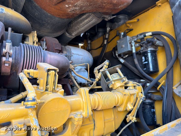 image for item ED5915 2011 John Deere 744K wheel loader