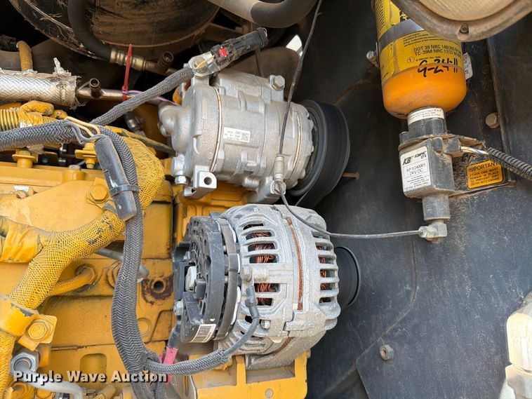 image for item ED5915 2011 John Deere 744K wheel loader