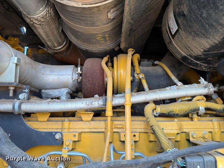 image for item ED5915 2011 John Deere 744K wheel loader