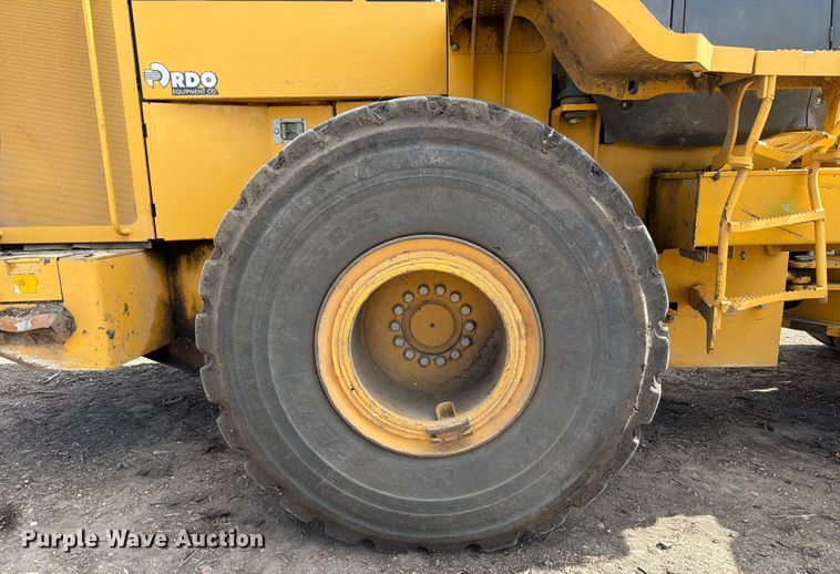 image for item ED5915 2011 John Deere 744K wheel loader