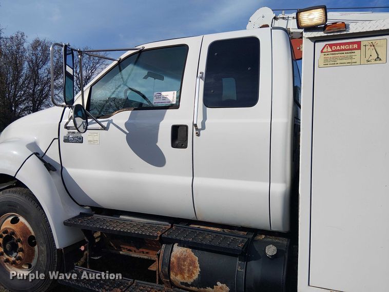 image for item EE1384 2007 Ford F650 utility / service truck
