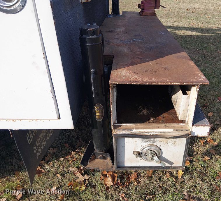 image for item EE1384 2007 Ford F650 utility / service truck