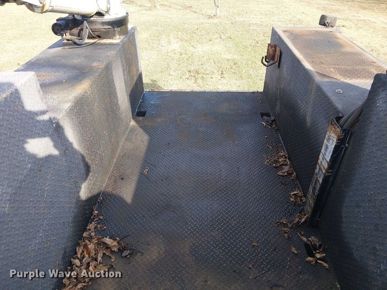 image for item EE1384 2007 Ford F650 utility / service truck