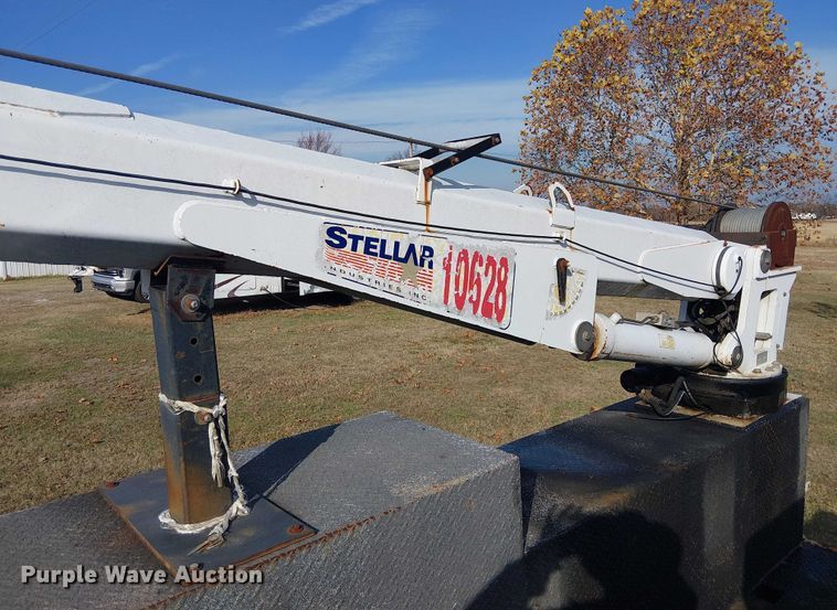 image for item EE1384 2007 Ford F650 utility / service truck