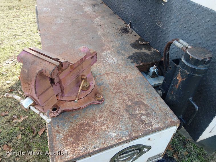 image for item EE1384 2007 Ford F650 utility / service truck