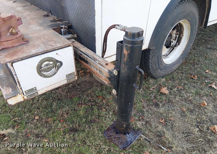 image for item EE1384 2007 Ford F650 utility / service truck