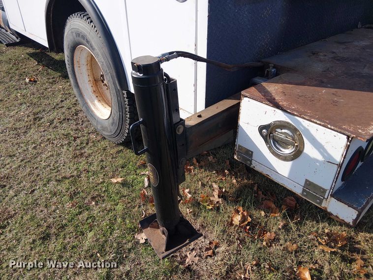 image for item EE1384 2007 Ford F650 utility / service truck