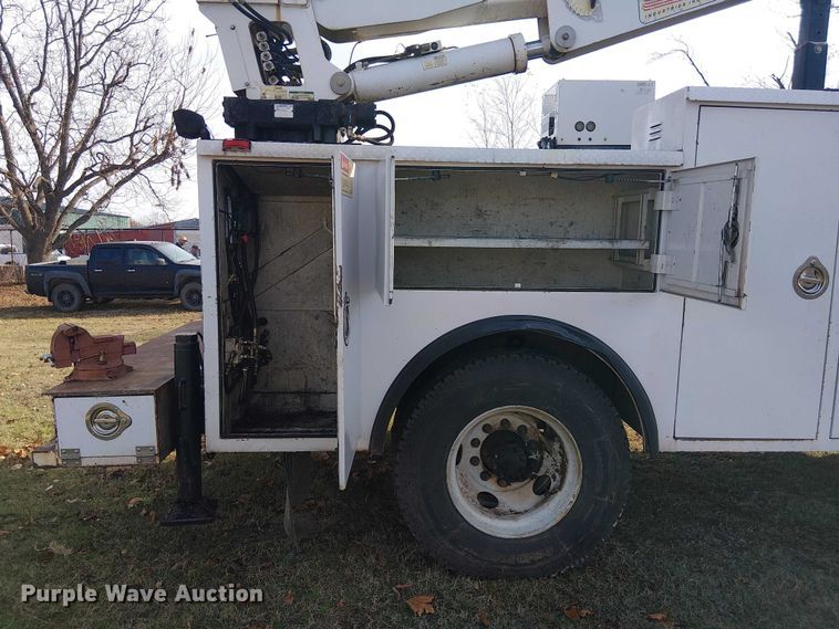 image for item EE1384 2007 Ford F650 utility / service truck