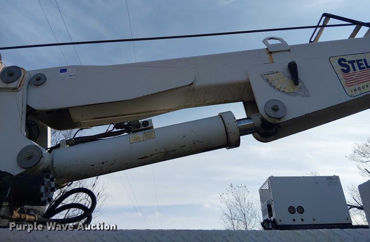 image for item EE1384 2007 Ford F650 utility / service truck