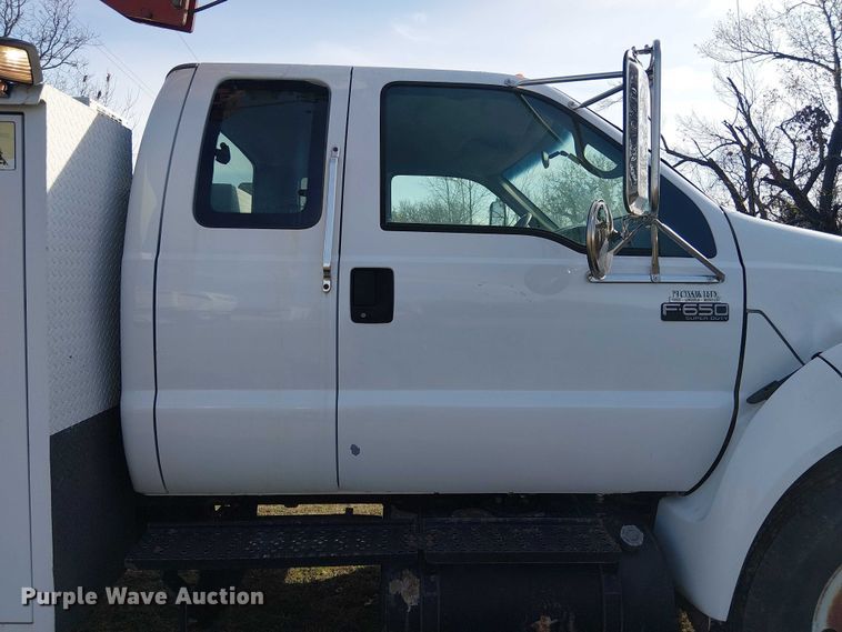 image for item EE1384 2007 Ford F650 utility / service truck