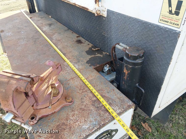 image for item EE1384 2007 Ford F650 utility / service truck