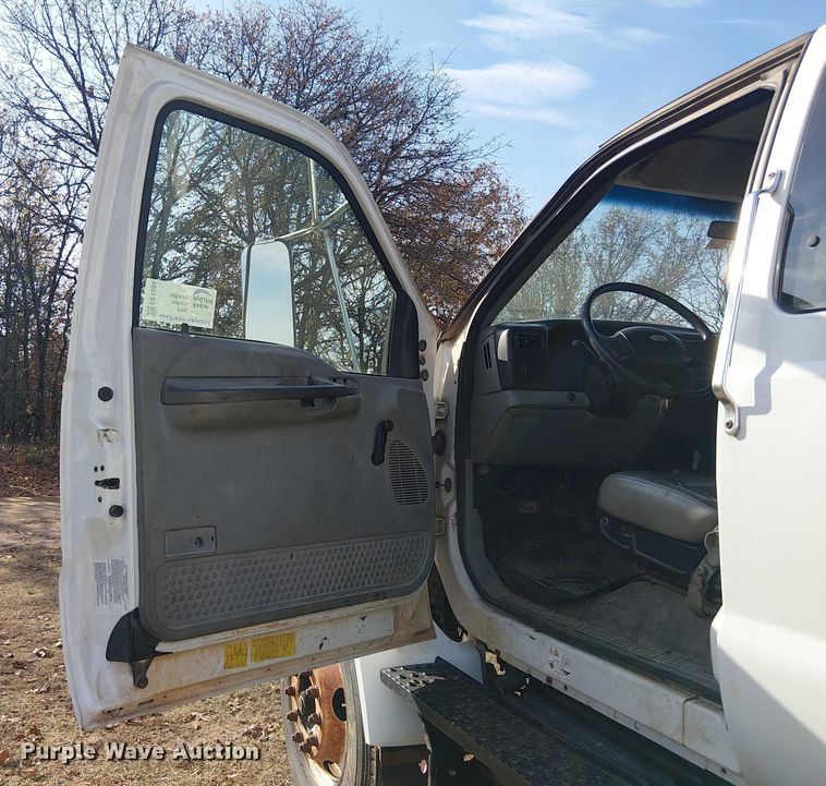 image for item EE1384 2007 Ford F650 utility / service truck