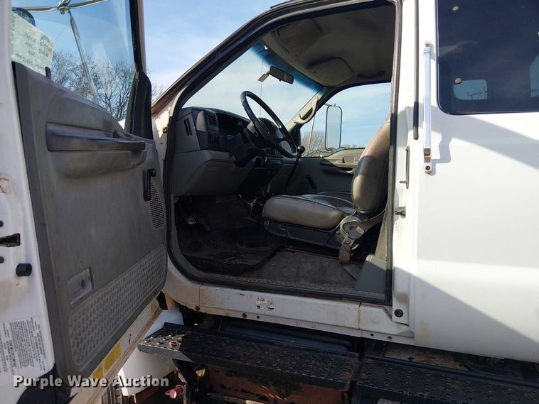 image for item EE1384 2007 Ford F650 utility / service truck